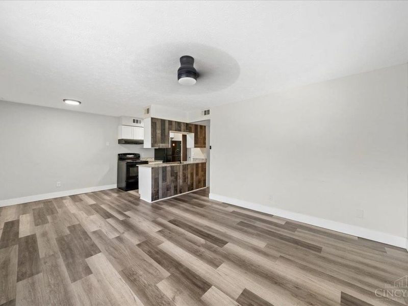 2382 W North Bend Road, Cincinnati, OH 45239 Photo 5