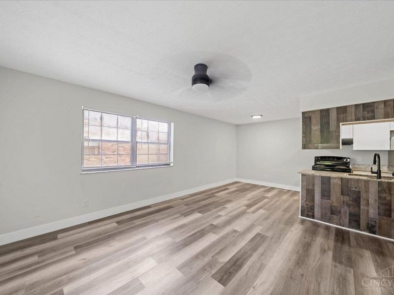 2382 W North Bend Road, Cincinnati, OH 45239 Photo 6