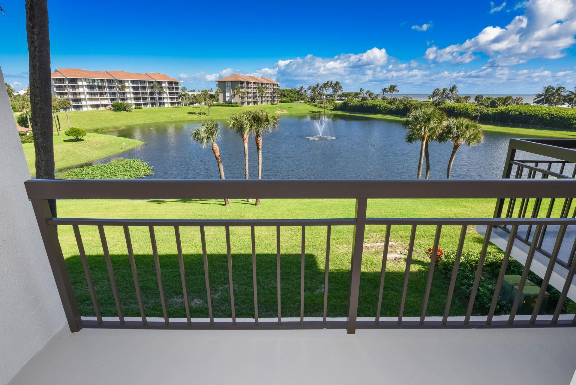 601 S Seas Drive, Unit 303, Jupiter, FL 33477 Photo