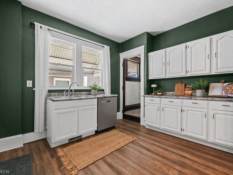 2395 East Avenue, Akron, OH 44314 Photo 4