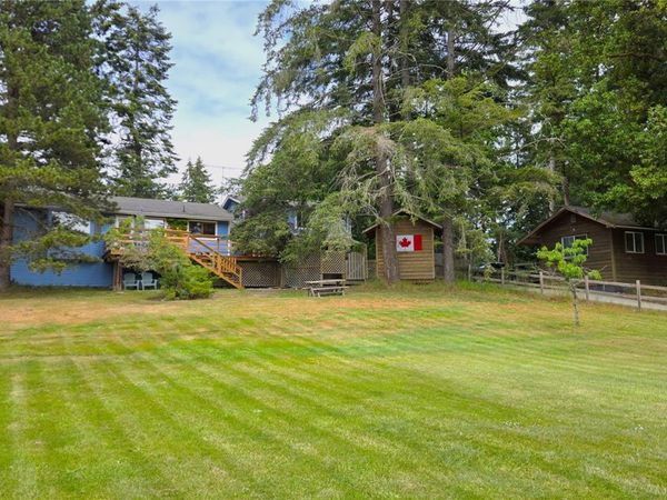 105 Byron Rd , Salt Spring, BC V8K 1C8