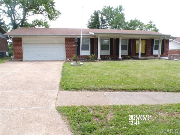 4348 Vandals Drive , Florissant, MO 63033