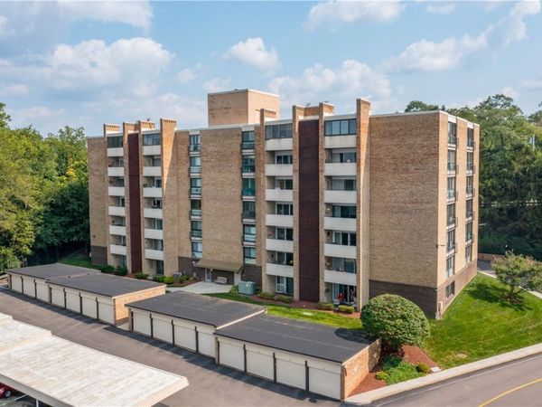 55 Highland Rd, Unit 205, Bethel Park, PA 15102