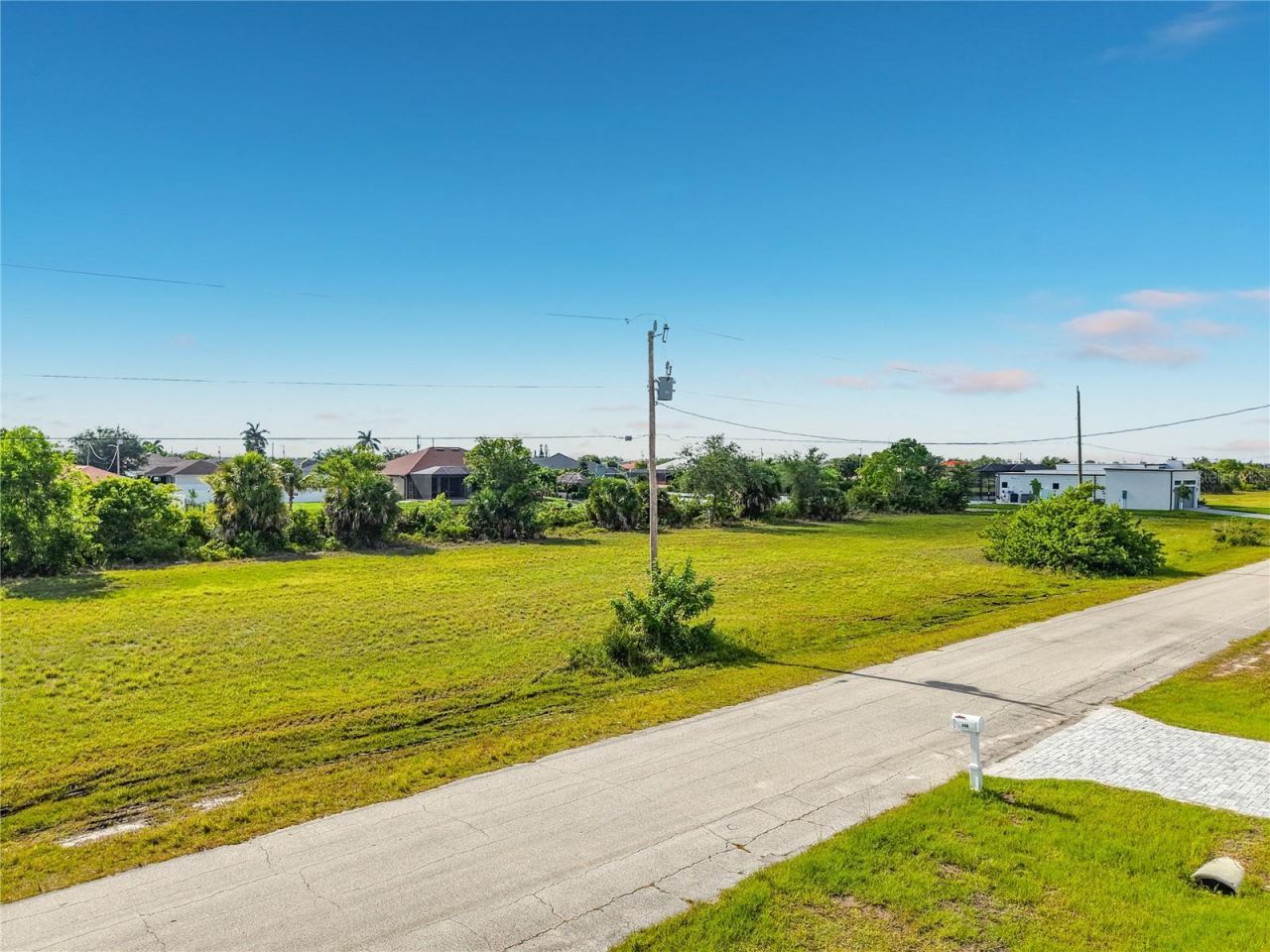 407 NW 31st Place , Cape Coral, FL 33993 Photo