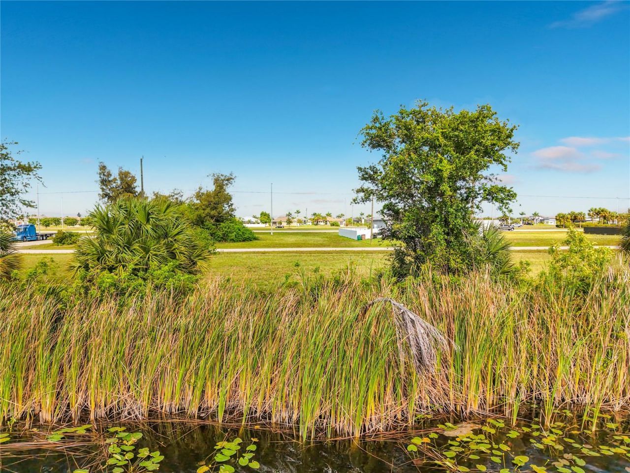 407 NW 31st Place , Cape Coral, FL 33993 Photo