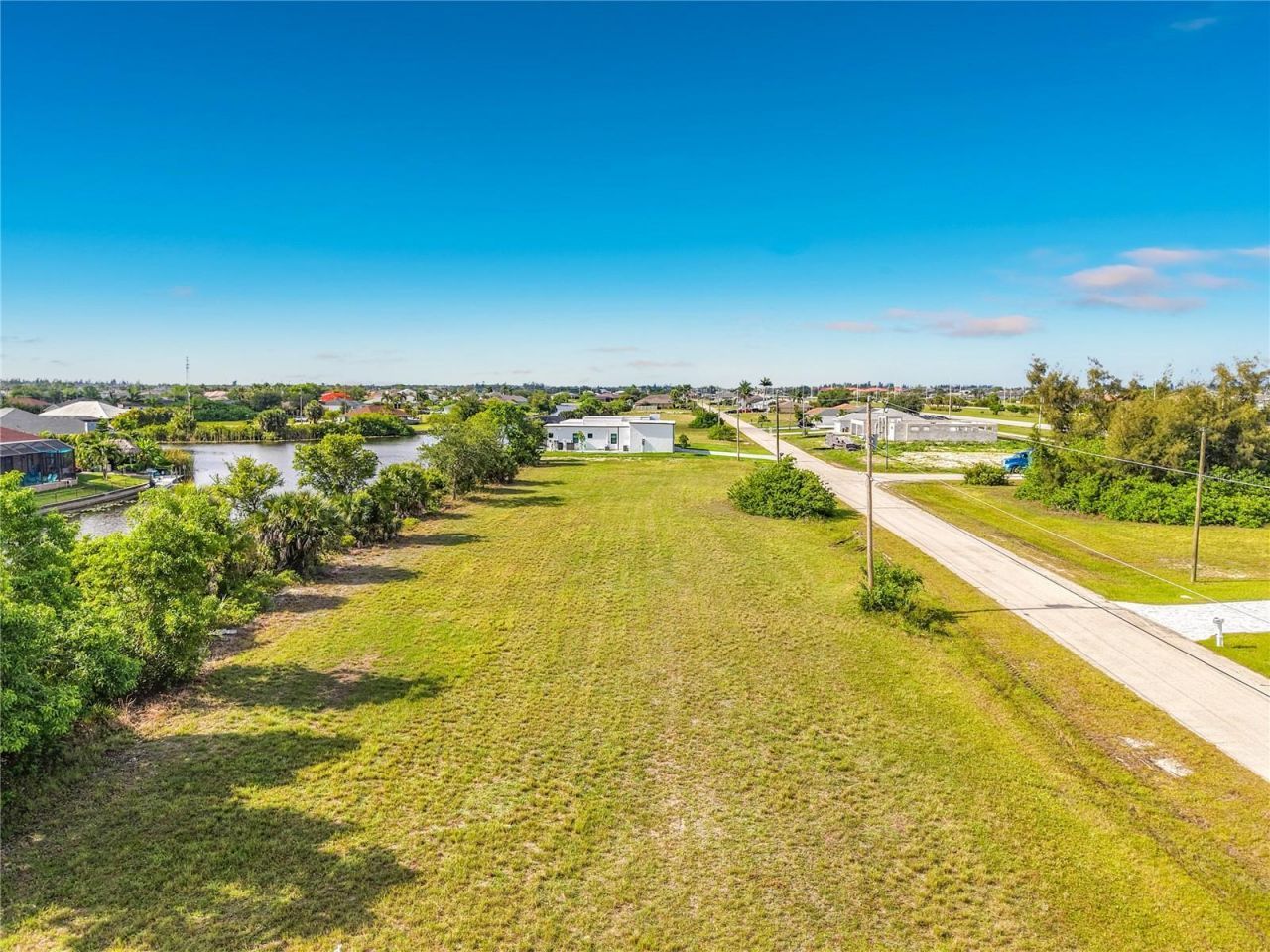 407 NW 31st Place , Cape Coral, FL 33993 Photo