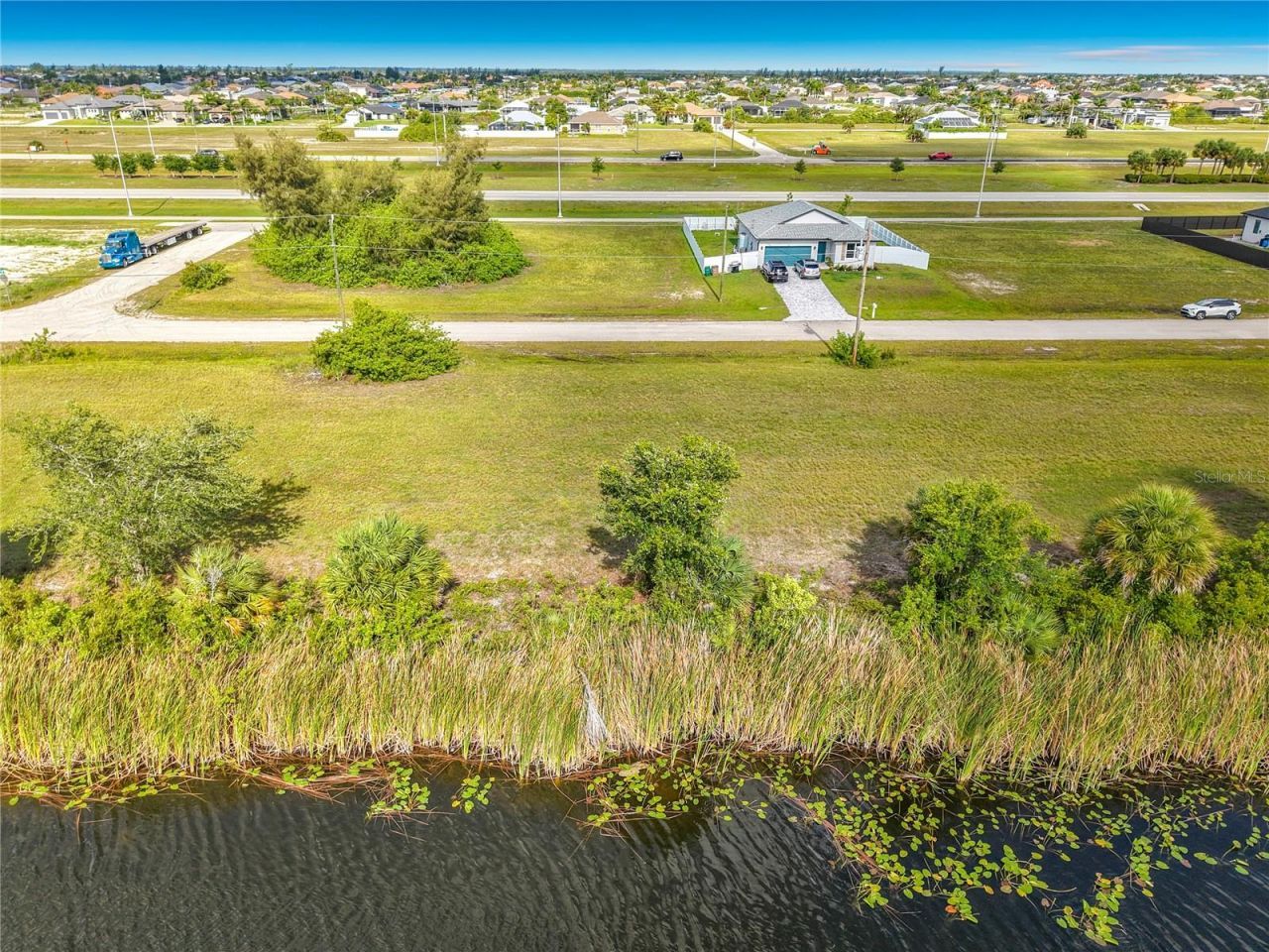 407 NW 31st Place , Cape Coral, FL 33993 Photo