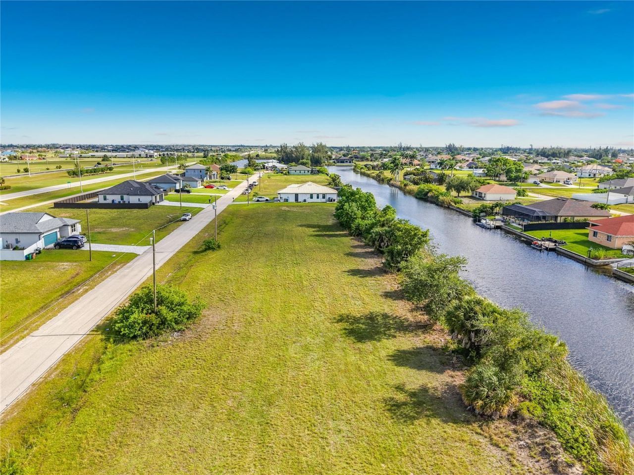 407 NW 31st Place , Cape Coral, FL 33993 Photo
