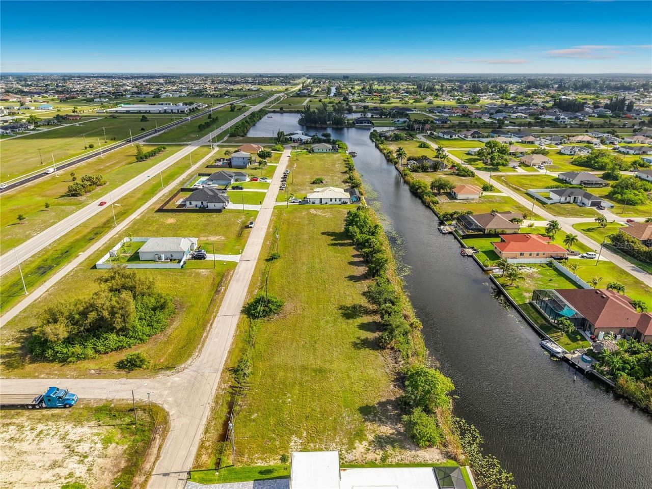 407 NW 31st Place , Cape Coral, FL 33993 Photo