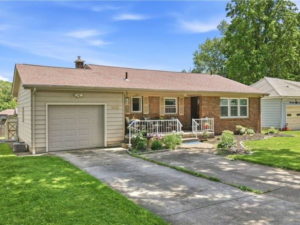 3815 Loma Vista Drive , Youngstown, OH 44511
