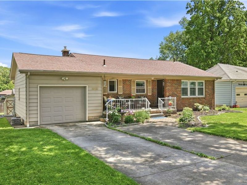 3815 Loma Vista Drive, Youngstown, OH 44511 Photo 1