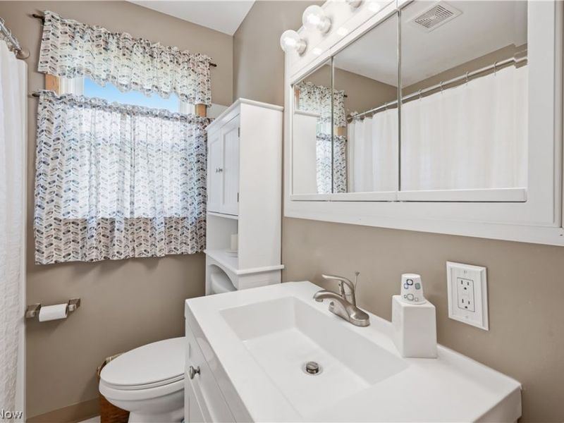 3815 Loma Vista Drive, Youngstown, OH 44511 Photo 16