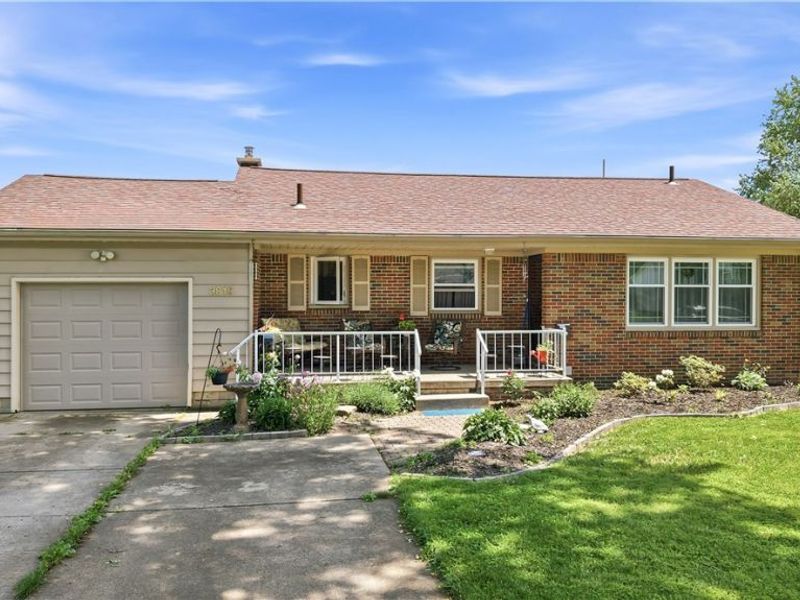 3815 Loma Vista Drive, Youngstown, OH 44511 Photo 2
