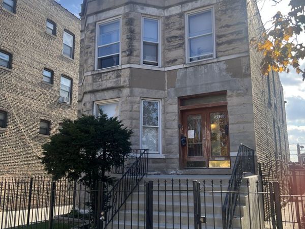 5215 W Van Buren Street , Chicago, IL 60644