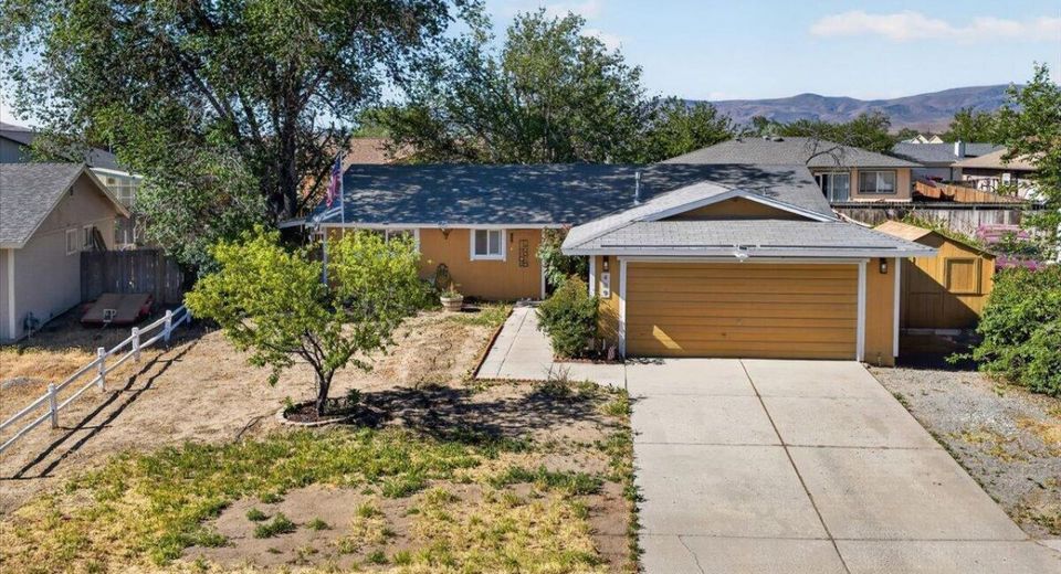 409 Sierra Street, Fernley, NV 89408 Photo