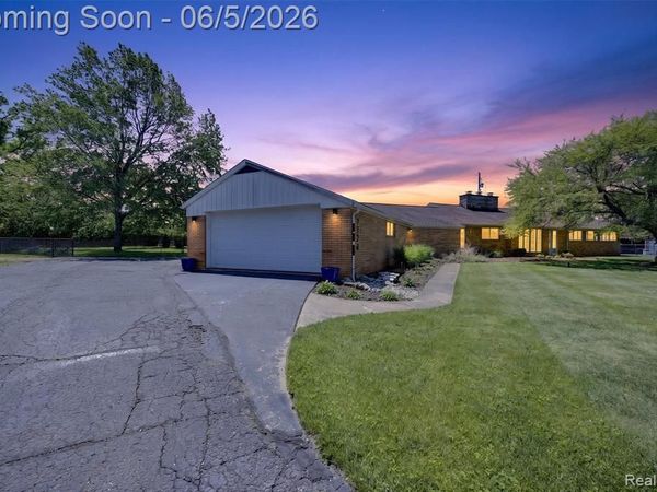 7174 Meadowvue Drive, Grand Blanc Twp, MI 48439