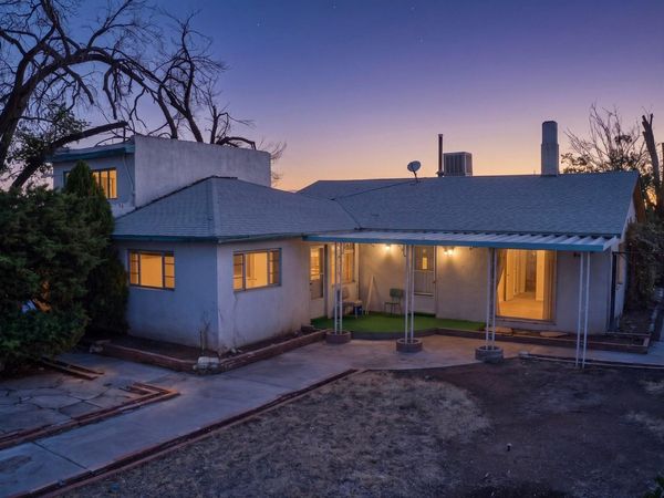 631 Vineyard Road NE, Albuquerque, NM 87113