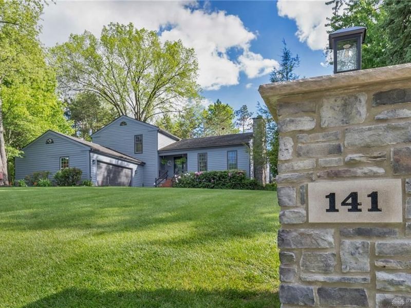 141 Camelot Drive, Urbana, OH 43078 Photo 4