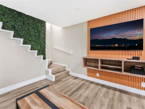 900 Willow Tree Drive , Unit C, Las Vegas, NV 89128