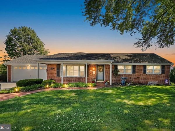 627 PINE HILL ROAD, LITITZ, PA 17543