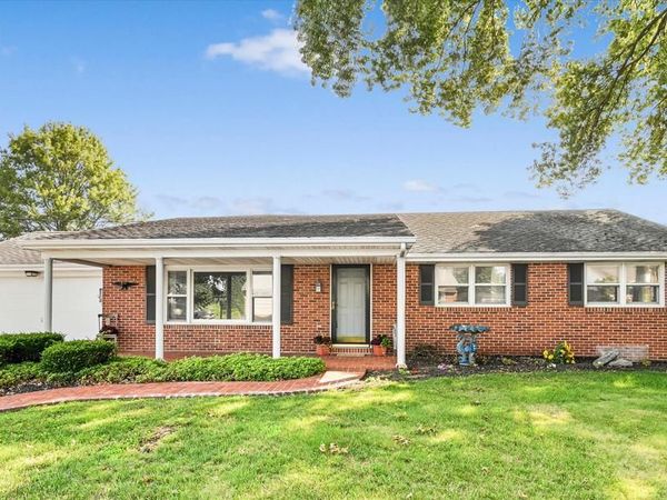627 PINE HILL ROAD, LITITZ, PA 17543