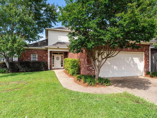32 West Shore Dr., Hattiesburg, MS 39402