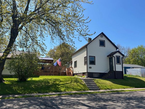 427 N 63rd Avenue W, Duluth, MN 55807