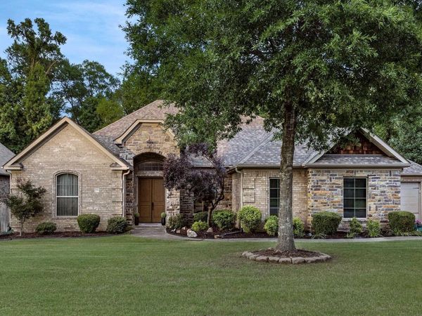 253 Lake Valley Drive , Maumelle, AR 72113