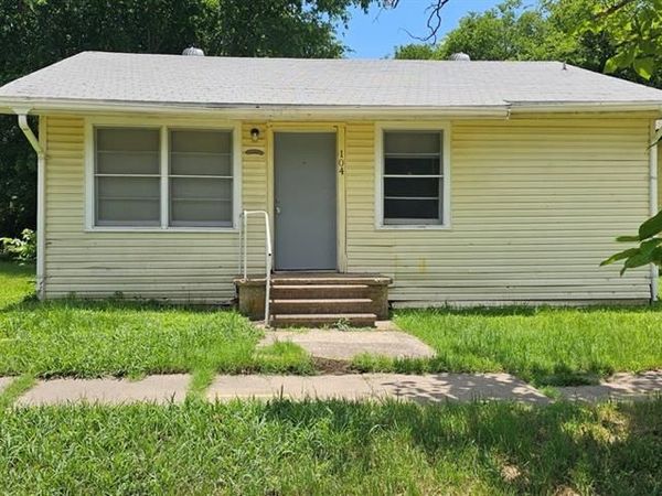 104 Smith Street, Hillsboro, TX 76645