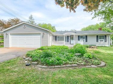 3395 Sandy Shore Drive, Metamora Vlg, MI 48455