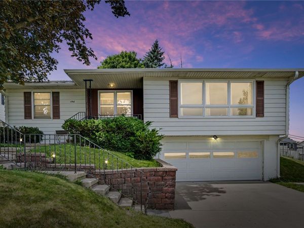 2762 Teresa Dr SW , Cedar Rapids, IA 52404