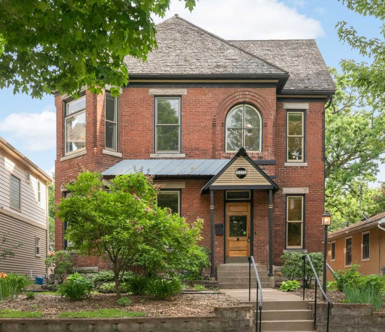 2116 Lincoln Avenue Saint Paul, MN 55105