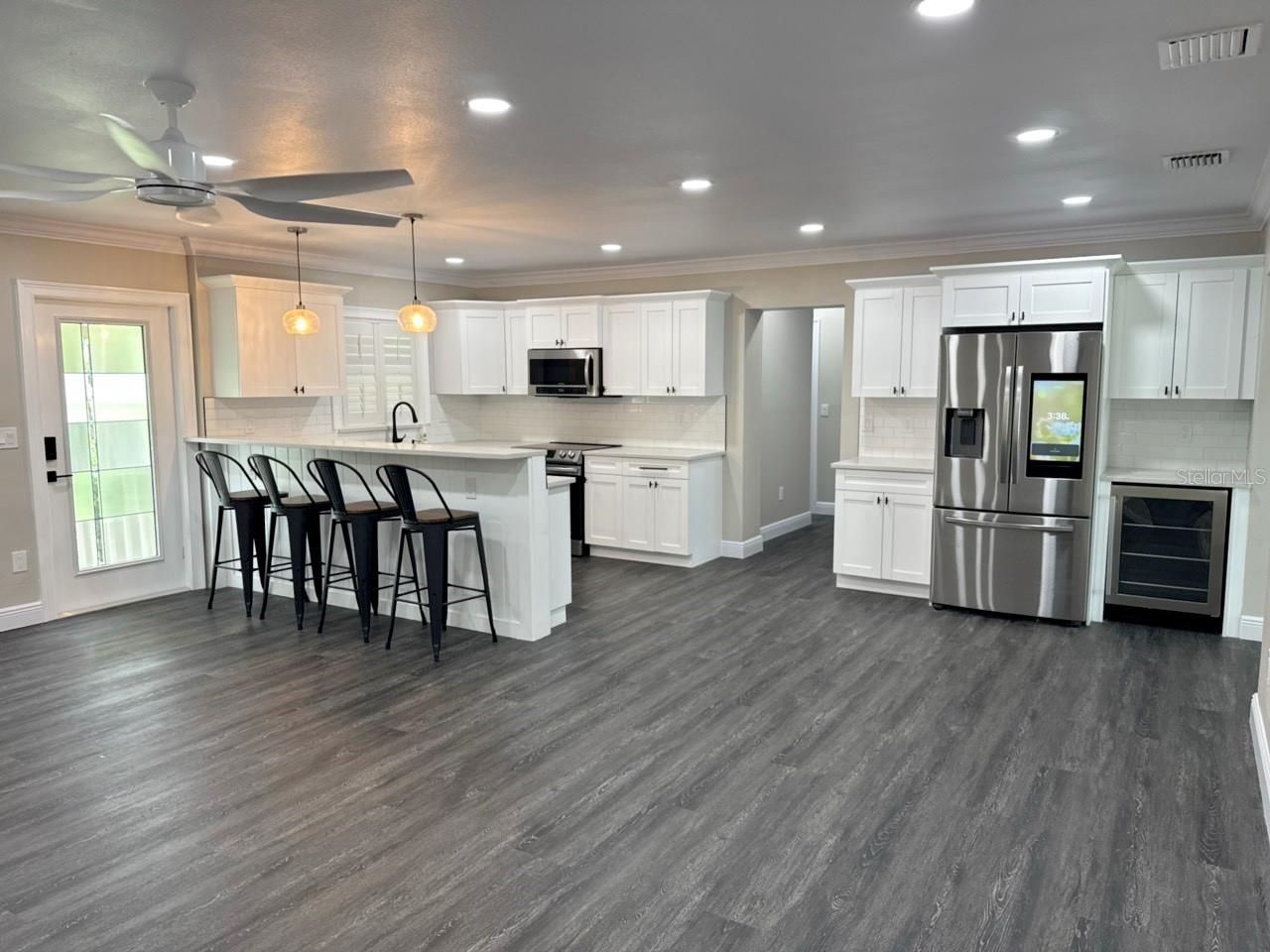 6743 Burlington Avenue N, Saint Petersburg, FL 33710 Photo