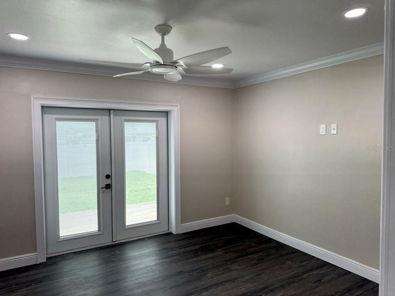 6743 Burlington Avenue N, Saint Petersburg, FL 33710 Photo