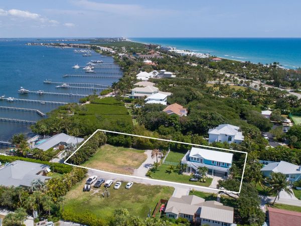 5157 NE Shore Village Terrace, Hutchinson Island, FL 34996