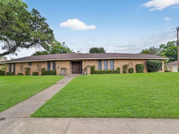 1811 Reynoldston Lane, Dallas, TX 75232