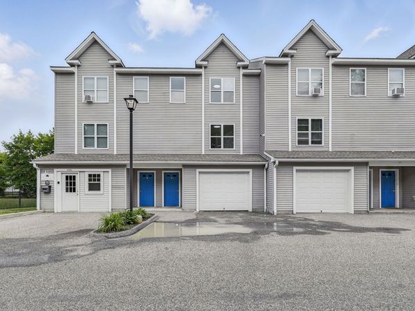 62 Chestnut St , Unit 31, Danbury, CT 06810