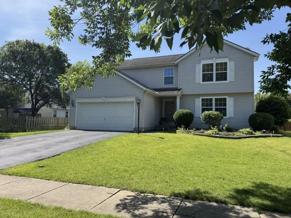 657 Brighton Street , Pickerington, OH 43147
