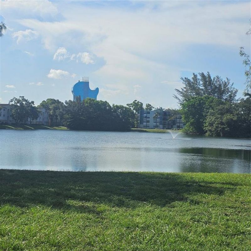 3650 N 56th Avenue, Unit 520, Hollywood, FL 33021 Photo