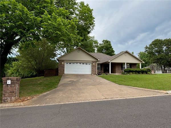 10 Fairbrook Lane , Clarksville, AR 72830