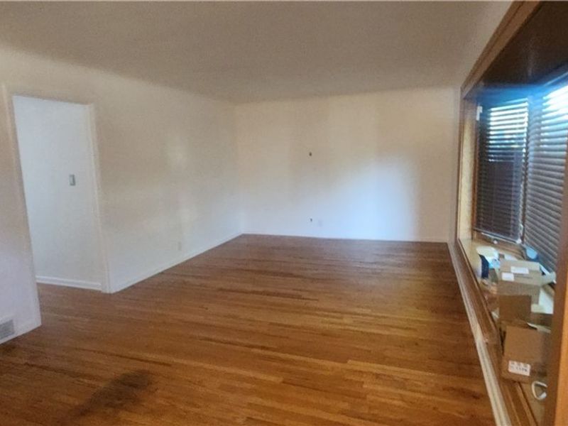 Warrensville Heights, OH 44128 Photo 6