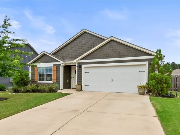 3704 Magnolia Hills Dr , Northport, AL 35473