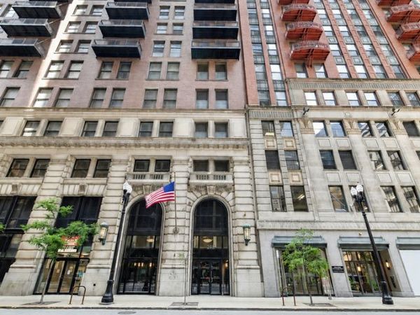 212 W Washington Street , Unit 1402, Chicago, IL 60606