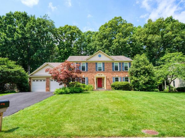 8722 FOXHALL TERRACE, FAIRFAX STATION, VA 22039