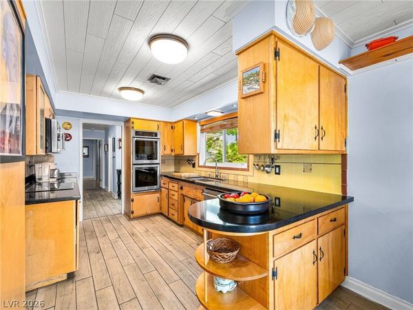 521 Sweeney Avenue , Las Vegas, NV 89104