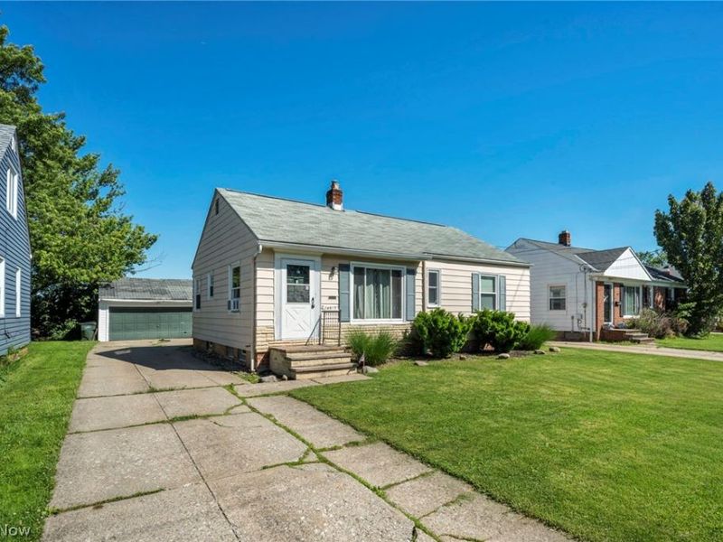 28815 Alton Road, Wickliffe, OH 44092 Photo 3