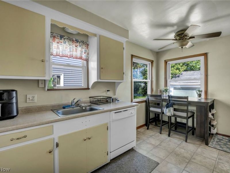 28815 Alton Road, Wickliffe, OH 44092 Photo 7