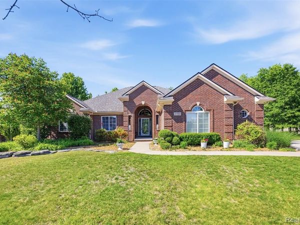 47041 Hidden River Circle N, CANTON, MI 48188