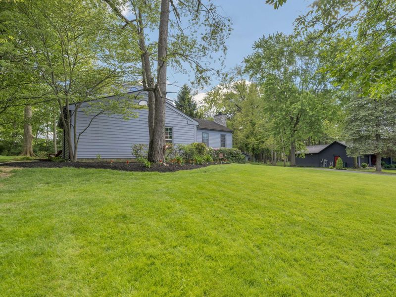 141 Camelot Drive, Urbana, OH 43078 Photo 5
