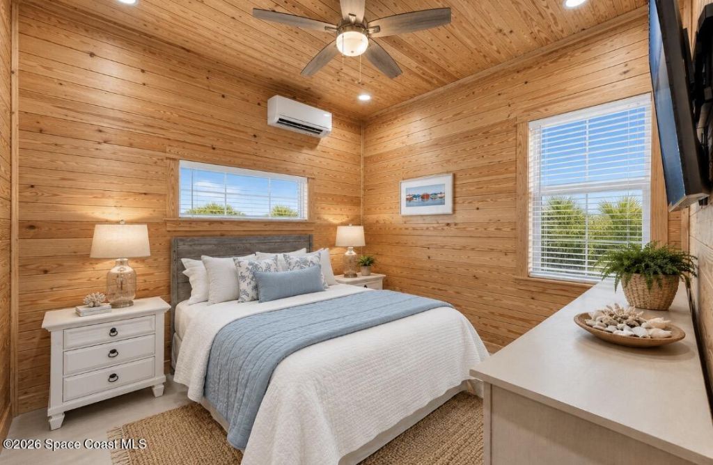 25 Vip Island, Unit B, Grant-valkaria, FL 32949 Photo